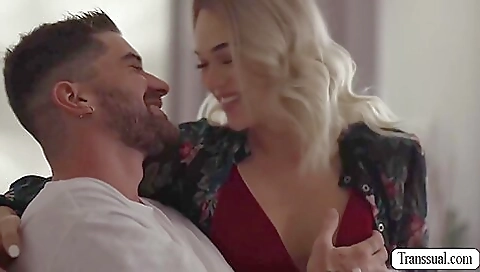 Sexy shemale gets her pussy fucked in a deep throat