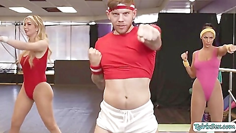 Yoga trainer with a big booty gets her lips around dick