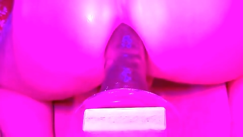 Busty blonde solo with an sexy 100% ass-wanking video